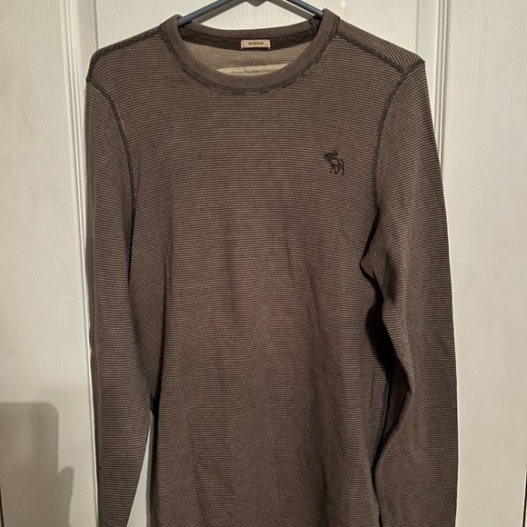 Abercrombie and Fitch Long Sleeve Top (Muscle Fit) - Picture 2 of 4